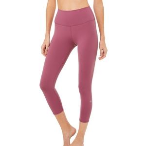 Alo Yoga high waisted airbrush Capri.